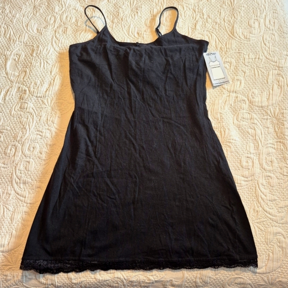 St. Eve women's size Large black nightgown with built in shelf bra NEW